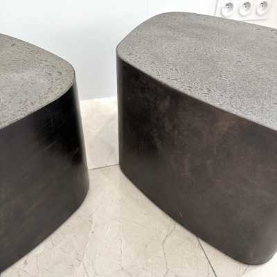 Pair of free-form pebble tables in patinated steel and concrete by Stéphane Ducatteau. France 2000. signed and dated 2008 contemporary mid-century modern design brutalist brass iron metal stainless steel side tables