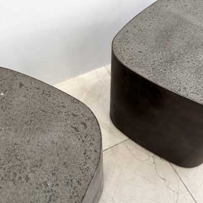 Pair of free-form pebble tables in patinated steel and concrete by Stéphane Ducatteau. France 2000. signed and dated 2008 contemporary mid-century modern design brutalist brass iron metal stainless steel side tables