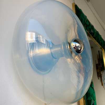 Pair of opal blown glass and metal wall lights by Giusto Toso for Leucos. Italy 1970. in the style of Biancardi Jordan Arte, Poliarte, Carlo Aldo Nason, Mazzega Murano, Venini, Vistosi, La Murrina. wall lights lamps sconces ceiling chandelier brass metal chrome stainless steel mid-century modern space age