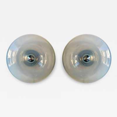 Pair of opal blown glass and metal wall lights by Giusto Toso for Leucos. Italy 1970. in the style of Biancardi Jordan Arte, Poliarte, Carlo Aldo Nason, Mazzega Murano, Venini, Vistosi, La Murrina. wall lights lamps sconces ceiling chandelier brass metal chrome stainless steel mid-century modern space age