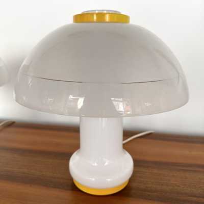 Mid-Century Modern Space Age Pair of mushroom table or bedside lamps Murano glass and yellow lacquered metal details by F. Fabbian. Famous design like Carlo Aldo Nason for Mazzega, Venini, Vistosi, La Murrina, Poliarte, Stilnovo, Arteluce, Arredoluce, Angelo Brotto for Esperia, Fontana Arte, Cristal Art. brass metal wood 1960s 1950s