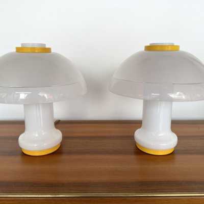 Mid-Century Modern Space Age Pair of mushroom table or bedside lamps Murano glass and yellow lacquered metal details by F. Fabbian. Famous design like Carlo Aldo Nason for Mazzega, Venini, Vistosi, La Murrina, Poliarte, Stilnovo, Arteluce, Arredoluce, Angelo Brotto for Esperia, Fontana Arte, Cristal Art. brass metal wood 1960s 1950s