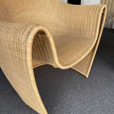 Mid-Century Modern style pair of King Tubby rattan wicker armchairs or lounge chairs by the designer Platt and Young for the quality and famous Italian design editor Driade from the 1990s, (1998). Famous design like Gio Ponti, Gianfranco Frattini, Cassina, Osvaldo Borsani, Joe Colombo, Vico Magistretti, Luisa Parisi, Mario Bellini, Tito Agnoli, Afra Tobia Carlo Scarpa, Luciano Frigerio, Sporiti, Marco Zanuso, Giulio Moscatelli, Formanova, Maxalto, Alvar Aalto. mid-century modern space age hollywood regency
