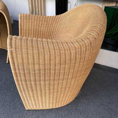 Mid-Century Modern style pair of King Tubby rattan wicker armchairs or lounge chairs by the designer Platt and Young for the quality and famous Italian design editor Driade from the 1990s, (1998). Famous design like Gio Ponti, Gianfranco Frattini, Cassina, Osvaldo Borsani, Joe Colombo, Vico Magistretti, Luisa Parisi, Mario Bellini, Tito Agnoli, Afra Tobia Carlo Scarpa, Luciano Frigerio, Sporiti, Marco Zanuso, Giulio Moscatelli, Formanova, Maxalto, Alvar Aalto. mid-century modern space age hollywood regency
