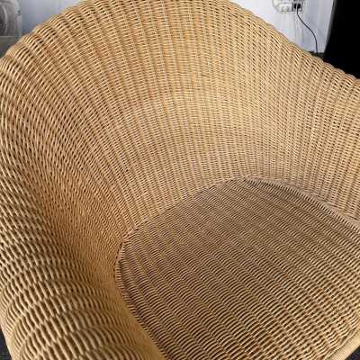 Mid-Century Modern style pair of King Tubby rattan wicker armchairs or lounge chairs by the designer Platt and Young for the quality and famous Italian design editor Driade from the 1990s, (1998). Famous design like Gio Ponti, Gianfranco Frattini, Cassina, Osvaldo Borsani, Joe Colombo, Vico Magistretti, Luisa Parisi, Mario Bellini, Tito Agnoli, Afra Tobia Carlo Scarpa, Luciano Frigerio, Sporiti, Marco Zanuso, Giulio Moscatelli, Formanova, Maxalto, Alvar Aalto. mid-century modern space age hollywood regency