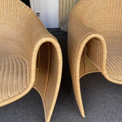 Mid-Century Modern style pair of King Tubby rattan wicker armchairs or lounge chairs by the designer Platt and Young for the quality and famous Italian design editor Driade from the 1990s, (1998). Famous design like Gio Ponti, Gianfranco Frattini, Cassina, Osvaldo Borsani, Joe Colombo, Vico Magistretti, Luisa Parisi, Mario Bellini, Tito Agnoli, Afra Tobia Carlo Scarpa, Luciano Frigerio, Sporiti, Marco Zanuso, Giulio Moscatelli, Formanova, Maxalto, Alvar Aalto. mid-century modern space age hollywood regency