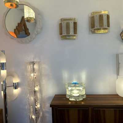 Large Mid-Century Modern space age round cube lamp design by the Italian manufacture Poliarte. Pressed bubble glass with blue detail. Famous editor manufacture like Venini, Vistosi, La Murrina, Seguso, Aldo Nason, Carlo Aldo Nason for Mazzega, Stilnovo, Arteluce, Arredoluce, Artemide, Pierre Cardin, Lumi, Luci, RAAK, Angelo Lelii, Francesco Bocola, Superstudio, Enrico Tronconi, Mario Bellini, Harvey Guzzini, Luigi Massoni, Martinelli, Fabio Lenci, Gio Ponti.