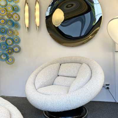 Large Mid-Century Modern Space Age armchairs or lounge chairs in Boucle fabric and fiberglass structure by Sapotiti. New upholstery. Famous design like Gio Ponti, Gianfranco Frattini, Cassina, Osvaldo Borsani, Joe Colombo, Vico Magistretti, Ico Luisa Parisi, Mario Bellini, Tito Agnoli, Afra Tobia Carlo Scarpa, Luciano Frigerio, Marco Zanuso, Giulio Moscatelli, Formanova. metal brass wood 1960s 1950s