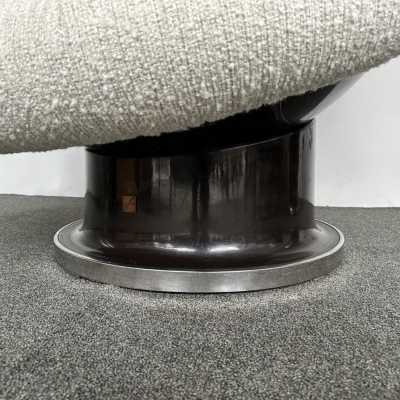 Large Mid-Century Modern Space Age armchairs or lounge chairs in Boucle fabric and fiberglass structure by Sapotiti. New upholstery. Famous design like Gio Ponti, Gianfranco Frattini, Cassina, Osvaldo Borsani, Joe Colombo, Vico Magistretti, Ico Luisa Parisi, Mario Bellini, Tito Agnoli, Afra Tobia Carlo Scarpa, Luciano Frigerio, Marco Zanuso, Giulio Moscatelli, Formanova. metal brass wood 1960s 1950s