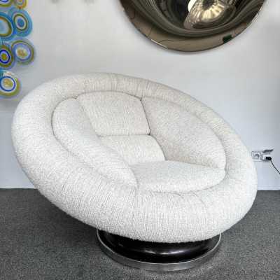 Large Mid-Century Modern Space Age armchairs or lounge chairs in Boucle fabric and fiberglass structure by Sapotiti. New upholstery. Famous design like Gio Ponti, Gianfranco Frattini, Cassina, Osvaldo Borsani, Joe Colombo, Vico Magistretti, Ico Luisa Parisi, Mario Bellini, Tito Agnoli, Afra Tobia Carlo Scarpa, Luciano Frigerio, Marco Zanuso, Giulio Moscatelli, Formanova. metal brass wood 1960s 1950s