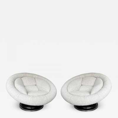 Large Mid-Century Modern Space Age armchairs or lounge chairs in Boucle fabric and fiberglass structure by Sapotiti. New upholstery. Famous design like Gio Ponti, Gianfranco Frattini, Cassina, Osvaldo Borsani, Joe Colombo, Vico Magistretti, Ico Luisa Parisi, Mario Bellini, Tito Agnoli, Afra Tobia Carlo Scarpa, Luciano Frigerio, Marco Zanuso, Giulio Moscatelli, Formanova. metal brass wood 1960s 1950s