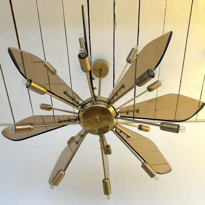 Chandelier ceiling pendant light lamp in brass and glass blade by Gino Paroldo. Famous designs like Stilnovo, Vistosi, Venini, La Murrina, Seguso, Sciolari, Reggiani, Lumica, Aldo Carlo Nason for Mazzega, Stilkronen, Staff. bronze wood metal italian design 1960s 1950s fontana arte cristal art