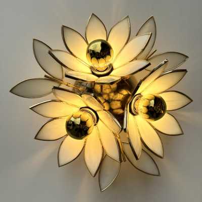Mid-Century Modern Hollywood Regency pair of flowers wall lights lamps sconces, gold gilt brass and white glass. In the mood of Venini, Vistosi, La Murrina, Seguso, Mazzega. bronze metal wood italian design fontana arte cristal art