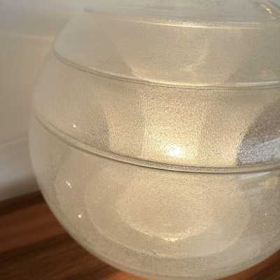Mid-Century Modern Space Age table lamp model LT328, bubble peleguso Murano glass and metal base by Carlo Nason for the Mazzega manufacture. Famous italian design like Venini, Vistosi, La Murrina, Aldo Nason, Stilnovo, Joe Colombo, Arteluce, Arredoluce, Lumi, Luci, Rggiani, Sciolari, Werner Pantone, Luigi Colani, Raak, Angelo Lelii, Angelo Brotto, Esperia, Francesco Bocola, Superstudio, Enrico Tronconi, Mario Bellini, Harvey Guzzini, Luigi Massoni, Martinelli, Pierre Cardin. brass, 1960s 1950s