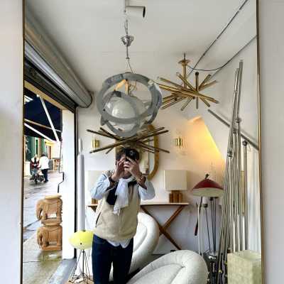 Extra large Mid-Century Modern brass frame mirror. Italian architect Gio Ponti placed this style of mirror in his interiors during the 1950s and 1960s. Same design period as Fontana Arte, Cristal Art, Pier Luigi Colli, Ico Parisi, Cesare Lacca, Franco Campo and Carlo Graffi, Osvaldo Borsani. bronze wood metal italian design