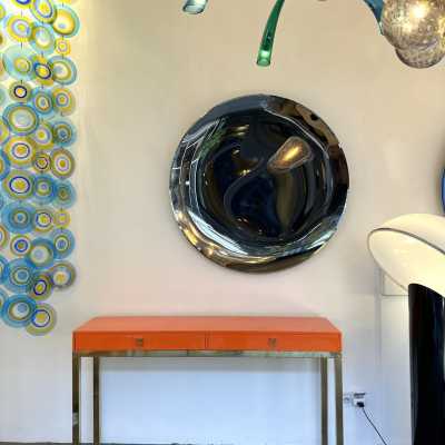 Mid-Century Modern Space Age Hollywood Regency orange lacquered console table with wood interior, 2 drawers, brass feet and handle by the French designer Guy Lefevre. Famous manufacture like Maison Jansen, Mahey, Mario Sabot, Charles. wood metal 1960s 1950s console table end side low coffee cocktail