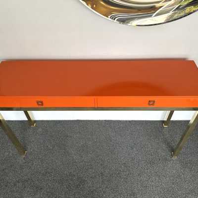 Mid-Century Modern Space Age Hollywood Regency orange lacquered console table with wood interior, 2 drawers, brass feet and handle by the French designer Guy Lefevre. Famous manufacture like Maison Jansen, Mahey, Mario Sabot, Charles. wood metal 1960s 1950s console table end side low coffee cocktail