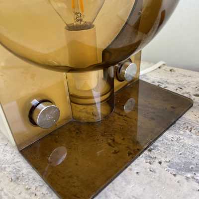 Mid-Century Modern Space Age pair of lucite plastic methacrylate table or bedside lamps, model Sirio by the Italian designer Brazzoni and Lampa for the editor Harvey Guzzini. Famous design like Reggiani, Sciolari, Francesco Buzzi Ceriani, Stilnovo, Angelo Brotto for Esperia, Aldo Carlo Nason for Mazzega, Venini, Vistosi, La Murrina, Toni Zuccheri, Fontana Arte, Artemide, Arteluce, Arredoluce, Luigi Caccia Dominioni. 1950s 1960s 1980s metal brass wood