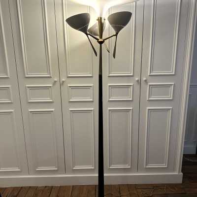 Very rare modernist floor lamp Mid-Century Modern late 40s beginning of 50s, lacquered metal and brass by the manufacture Lumen, design attributed to Angelo Lelii. Famous design like Stilnovo, Arteluce, Arredoluce, Angelo Brotto, Esperia. brass, wood, metal, 1960s, 1970s