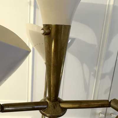 Very rare modernist floor lamp Mid-Century Modern late 40s beginning of 50s, lacquered metal and brass by the manufacture Lumen, design attributed to Angelo Lelii. Famous design like Stilnovo, Arteluce, Arredoluce, Angelo Brotto, Esperia. brass, wood, metal, 1960s, 1970s