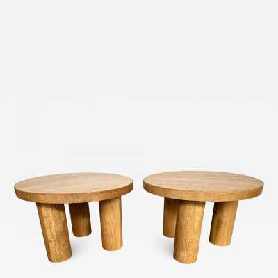 Mid-Century Modern Brutalist pair of or set of 2 side end low coffee cocktail bedside tables or gueridon in massive Elm wood. Design in the mood of Alexandre Noll, Pierre Chapo, Charlotte Perriand, Le Corbusier Pierre Jeanneret, Jean Prouvé, George Nakashima. brass metal 1970s 1950s