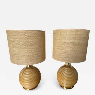 Mid-Century Modern pair of rattan wicker and brass table or bedside lamps. In the mood of Arpex International, Mario Lopez Torres, Gabriela Crespi, Galerie Maison & Jardin, Jansen, Dal Vera, Vivai Del Sud, Hollywood Regency