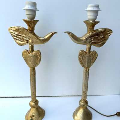 pair of table or bedside bird and heart lamps in gilt gilding metal, bronze style by Pierre Casenove for Fondica. Sign Casenove and stamp Fondica on the base. Famous artist who have worked for the manufacture like Mathias, Stéphane Galerneau, Nicolas Dewael. In the style of Garouste et Bonetti, Giacometti, Maison Jansen, Baguès, Charles, Hollywood Regency, Mid-Century Modern, 1960s 1950s 1970s 1990s, brass, gilt bronze style, metal