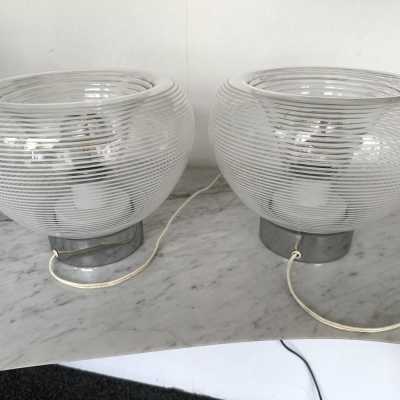 Pair of table or bedside lamps in metal chrome, white and clear stripe blown Murano glass by the Italian designer editor VeArt. Famous design like Mazzega, Venini, Vistosi, Veronese, La Murrina, Aldo Carlo Nason, Stilnovo, Joe Colombo, Arteluce, Arredoluce, Lumi, Luci, Rggiani, Sciolari, Werner Pantone, Raak, Angelo Brotto, Esperia, Francesco Bocola, Enrico Tronconi , Mario Bellini, Harvey Guzzini, Luigi Massoni, Martinelli, Pierre Cardin,. Mid-Century modern space age brass wood 1960s 1950s 1980s