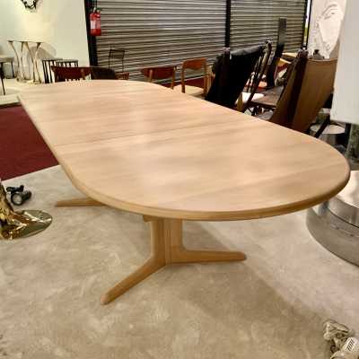 Scandinavian table