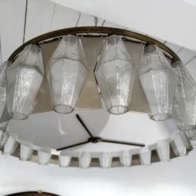 chandelier ceiling light or ceiling light in nickel-plated silver metal and brass with polyhedral Murano glass by the Italian designer editor Aureliano Toso. Famous designs like Reggiani, Sciolari, Stilux, Stilnovo, Angelo Brotto for Esperia, Aldo Carlo Nason for Mazzega, Venini, Vistosi, La Murrina, Toni Zuccheri, Fontana Arte, Artemide, Arteluce, Arredoluce, Luigi Caccia Dominioni.