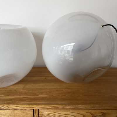 Pair of Space Age style Vacuna table, bedside or floor lamps in smoked white blown Murano glass, created by the Italian designer Eleanore Peduzzi-Riva for Artemide, late 1960s, produced in 1968 and produced in the 1970s. Double-position concave glass. Renowned manufacturers: Venini, Veronese, La Murrina, Aldo Carlo Nason for Mazzega, Stilnovo, Joe Colombo, Arteluce, Arredoluce, Lumi, Luci, Rggiani, Sciolari, Werner Pantone, Luigi Colani, Raak, Angelo Lelii, Angelo