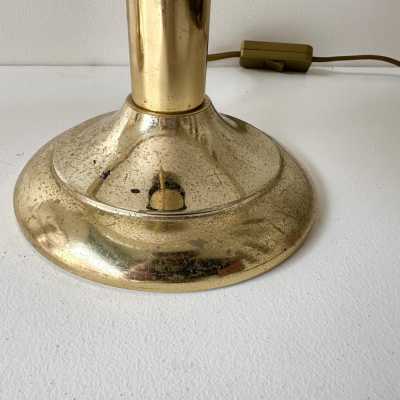 Pair of Space Age style mushroom table or bedside lamps in brass and Murano glass by F. Fabbian. Famous designs by: Mazzega, Venini, Vistosi, La Murrina, Poliarte, Stilnovo, Arteluce, Arredoluce, Angelo Brotto for Esperia, Fontana Arte and Cristal Art.
