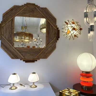 Pair of Space Age style mushroom table or bedside lamps in brass and Murano glass by F. Fabbian. Famous designs by: Mazzega, Venini, Vistosi, La Murrina, Poliarte, Stilnovo, Arteluce, Arredoluce, Angelo Brotto for Esperia, Fontana Arte and Cristal Art.