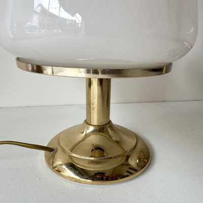 Pair of Space Age style mushroom table or bedside lamps in brass and Murano glass by F. Fabbian. Famous designs by: Mazzega, Venini, Vistosi, La Murrina, Poliarte, Stilnovo, Arteluce, Arredoluce, Angelo Brotto for Esperia, Fontana Arte and Cristal Art.