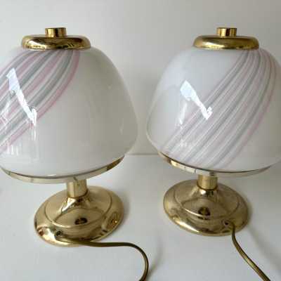 Pair of Space Age style mushroom table or bedside lamps in brass and Murano glass by F. Fabbian. Famous designs by: Mazzega, Venini, Vistosi, La Murrina, Poliarte, Stilnovo, Arteluce, Arredoluce, Angelo Brotto for Esperia, Fontana Arte and Cristal Art.