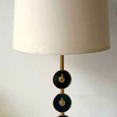 Pair of table or bedside lamps in gilded bronze-effect metal and enamel by Nicolas Dewael for Fondica. Signed Dewael. Famous artists who worked for the manufacturer, such as Pierre Casenove, Stéphane Galerneau and Mathias. Styles: Garouste and Bonetti, Giacometti, Maison Jansen, Baguès, Charles, Hollywood Regency, Mid-Century Modern and Brutalist style.
