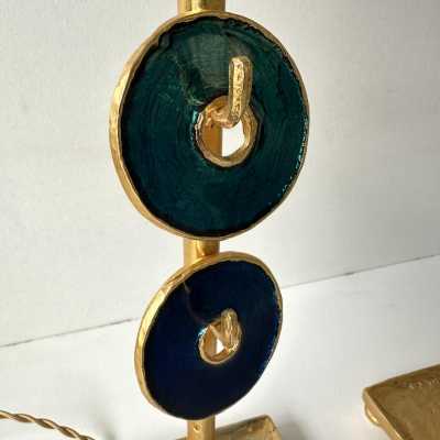 Pair of table or bedside lamps in gilded bronze-effect metal and enamel by Nicolas Dewael for Fondica. Signed Dewael. Famous artists who worked for the manufacturer, such as Pierre Casenove, Stéphane Galerneau and Mathias. Styles: Garouste and Bonetti, Giacometti, Maison Jansen, Baguès, Charles, Hollywood Regency, Mid-Century Modern and Brutalist style.