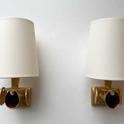 Pair of bronze-effect gilt metal and enamel sconces by Nicolas Dewael for Fondica. They come with their original special brass screws. Signed Dewael. Famous artists who worked for the factory, such as Pierre Casenove, Stéphane Galerneau, and Mathias. Styles: Garouste and Bonetti, Giacometti, Maison Jansen, Baguès, Charles, Hollywood Regency, Mid-Century Modernism, and Brutalist style.