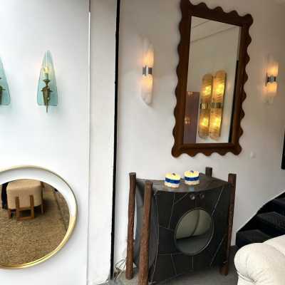 Mid-century modernist wall sconces, glass and gilded bronze lighting sconces. In the atmosphere of Pietro Chiesa for the Italian design factory Fontana Arte. Famous designs like Reggiani, Sciolari, Francesco Buzzi Ceriani, Angelo Brotto for Esperia, Aldo Carlo Nason for Mazzega, Venini, Vistosi, La Murrina, Toni Zuccheri, Fontana Arte, Artemide, Arteluce, Arredoluce, Luigi Caccia Dominioni, Stilnovo.