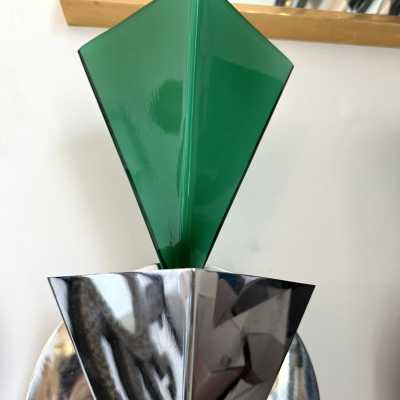 Rare pair of Wassily model wall lamps in chrome metal and pink and green Murano glass by designers Tihani and Mancini for the Italian manufacturer Foscarini. Famous manufacturing like Memphis Mid-Century Modern, Mazzega, Venini, Vistosi, Veronese, La Murrina, Aldo Carlo Nason, Stilnovo, Joe Colombo, Arteluce, Arredoluce, Lumi, Luci, Rggiani, Sciolari, Werner Pantone, Luigi Colani, Raak, Angelo Lelii, Angelo Brotto, Esperia, Francesco Bocola, Superstudio, Enrico Troncon