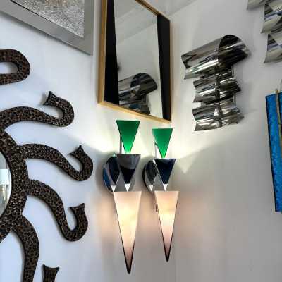 Rare pair of Wassily model wall lamps in chrome metal and pink and green Murano glass by designers Tihani and Mancini for the Italian manufacturer Foscarini. Famous manufacturing like Memphis Mid-Century Modern, Mazzega, Venini, Vistosi, Veronese, La Murrina, Aldo Carlo Nason, Stilnovo, Joe Colombo, Arteluce, Arredoluce, Lumi, Luci, Rggiani, Sciolari, Werner Pantone, Luigi Colani, Raak, Angelo Lelii, Angelo Brotto, Esperia, Francesco Bocola, Superstudio, Enrico Troncon
