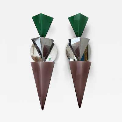 Rare pair of Wassily model wall lamps in chrome metal and pink and green Murano glass by designers Tihani and Mancini for the Italian manufacturer Foscarini. Famous manufacturing like Memphis Mid-Century Modern, Mazzega, Venini, Vistosi, Veronese, La Murrina, Aldo Carlo Nason, Stilnovo, Joe Colombo, Arteluce, Arredoluce, Lumi, Luci, Rggiani, Sciolari, Werner Pantone, Luigi Colani, Raak, Angelo Lelii, Angelo Brotto, Esperia, Francesco Bocola, Superstudio, Enrico Troncon