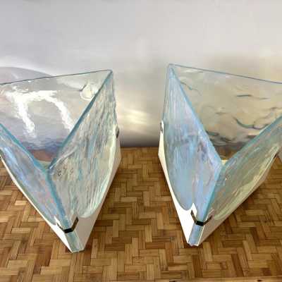 Pair of Mid-Century Modern Space Age table lamps in opalescent sky blue textured Murano glass blade and white lacquered metal base by the Leucos factory. Famous Italian design like Venini, Vistosi, La Murrina, Aldo Carlo Nason for Mazzega, Stilnovo, Joe Colombo, Arteluce, Arredoluce, Lumi, Luci, Rggiani, Sciolari, Werner Pantone, Luigi Colani, Raak, Angelo Lelii, Angelo Brotto, Esperia, Francesco Bocola, Superstudio, Enrico Tronconi, Mario Bellini, Harvey Guzzini, Luigi Massoni, Martinelli, P