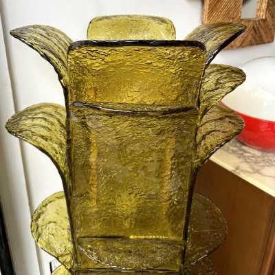 Mid-Century Modern Space Age Cactus floor lamp, yellow Murano glass and gold metal by Carlo Nason for the Mazzega factory. Famous Italian design like Venini, Vistosi, La Murrina, Aldo Nason, Stilnovo, Joe Colombo, Arteluce, Arredoluce, Lumi, Luci, Rggiani, Sciolari, Werner Pantone, Luigi Colani, Raak, Angelo Lelii, Angelo Brotto, Esperia, Francesco Bocola, Superstudio, Enrico Tronconi, Mario Bellini, Harvey Guzzini, Luigi Massoni, Martinelli, Pierre Cardin, Fabio Lenci, Gio Ponti.