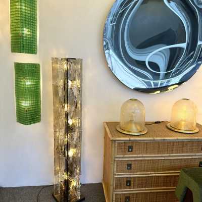 Mid-Century Modern Space Age tower floor lamp model LT379, in smoked and clear textured Murano glass and patinated brass metal base by Carlo Nason for the Mazzega factory. Famous Italian design like Venini, Vistosi, La Murrina, Aldo Nason, Stilnovo, Joe Colombo, Arteluce, Arredoluce, Lumi, Luci, Rggiani, Sciolari, Werner Pantone, Luigi Colani, Raak, Angelo Lelii, Angelo Brotto, Esperia, Francesco Bocola, Superstudio, Enrico Tronconi, Mario Bellini, Harvey Guzzini, Luigi Massoni, Martinelli, Pierre Car