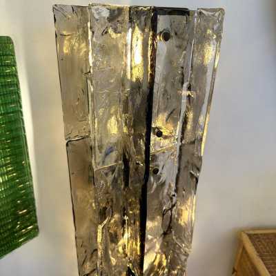 Mid-Century Modern Space Age tower floor lamp model LT379, in smoked and clear textured Murano glass and patinated brass metal base by Carlo Nason for the Mazzega factory. Famous Italian design like Venini, Vistosi, La Murrina, Aldo Nason, Stilnovo, Joe Colombo, Arteluce, Arredoluce, Lumi, Luci, Rggiani, Sciolari, Werner Pantone, Luigi Colani, Raak, Angelo Lelii, Angelo Brotto, Esperia, Francesco Bocola, Superstudio, Enrico Tronconi, Mario Bellini, Harvey Guzzini, Luigi Massoni, Martinelli, Pierre Car
