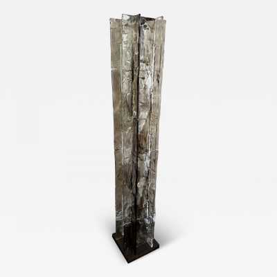 Mid-Century Modern Space Age tower floor lamp model LT379, in smoked and clear textured Murano glass and patinated brass metal base by Carlo Nason for the Mazzega factory. Famous Italian design like Venini, Vistosi, La Murrina, Aldo Nason, Stilnovo, Joe Colombo, Arteluce, Arredoluce, Lumi, Luci, Rggiani, Sciolari, Werner Pantone, Luigi Colani, Raak, Angelo Lelii, Angelo Brotto, Esperia, Francesco Bocola, Superstudio, Enrico Tronconi, Mario Bellini, Harvey Guzzini, Luigi Massoni, Martinelli, Pierre Car