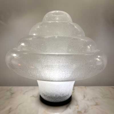 Mid-Century Modern Space Age Lotus table lamp model LT305, pelegoso bubble Murano glass and black metal base by Carlo Nason for the Mazzega factory. Famous Italian design like Venini, Vistosi, La Murrina, Aldo Nason, Stilnovo, Joe Colombo, Arteluce, Arredoluce, Lumi, Luci, Rggiani, Sciolari, Werner Pantone, Luigi Colani, Raak, Angelo Lelii, Angelo Brotto, Esperia, Francesco Bocola, Superstudio, Enrico Tronconi, Mario Bellini, Harvey Guzzini, Luigi Massoni, Martinelli, Pierre Cardin, Fabio Len