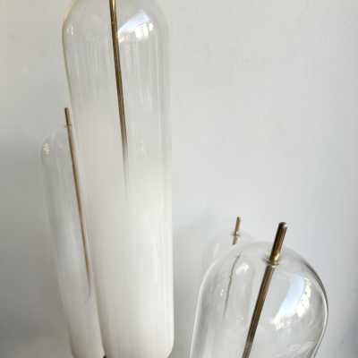 Mid-century modern space age brass Roseau floor lamp, smoky white blown Murano glass tube shade by Italian design manufactory Mazzega. Famous manufacturers such as Venini, La Murrina, Seguso, Carlo Aldo Nason, Poliarte, Esperia, Angelo Brotto, Stilnovo, Arteluce, Arredoluce, Artemide, Pierre Cardin, Lumi, Luci, Raak, Angelo Lelii, Francesco Bocola, Superstudio, Enrico Tronconi, Mario Bellini, Harvey Guzzini, Luigi Massoni, Martinelli, Fabio Lenci, Gio Ponti.
