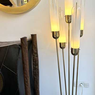Mid-century modern space age brass Roseau floor lamp, smoky white blown Murano glass tube shade by Italian design manufactory Mazzega. Famous manufacturers such as Venini, La Murrina, Seguso, Carlo Aldo Nason, Poliarte, Esperia, Angelo Brotto, Stilnovo, Arteluce, Arredoluce, Artemide, Pierre Cardin, Lumi, Luci, Raak, Angelo Lelii, Francesco Bocola, Superstudio, Enrico Tronconi, Mario Bellini, Harvey Guzzini, Luigi Massoni, Martinelli, Fabio Lenci, Gio Ponti.